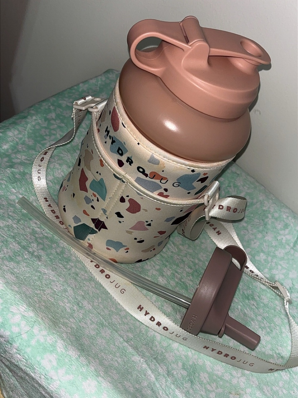 HydroJug Bottle in Dusty Rose with Cream Multicolor Sleeve